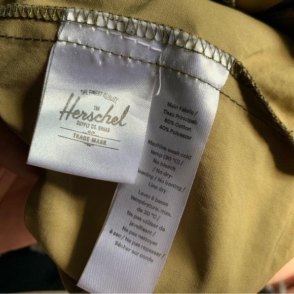 The Herschel Supply co brand Green Camo Print Windbreaker Jacket XS - Picture 4 of 7